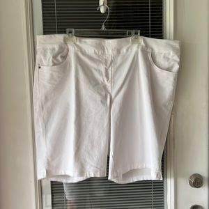 Great pair of pull on knit white denim Bermuda shorts.